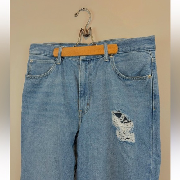 Levi’s light wash distressed ‘94 baggy jean - Picture 6 of 8